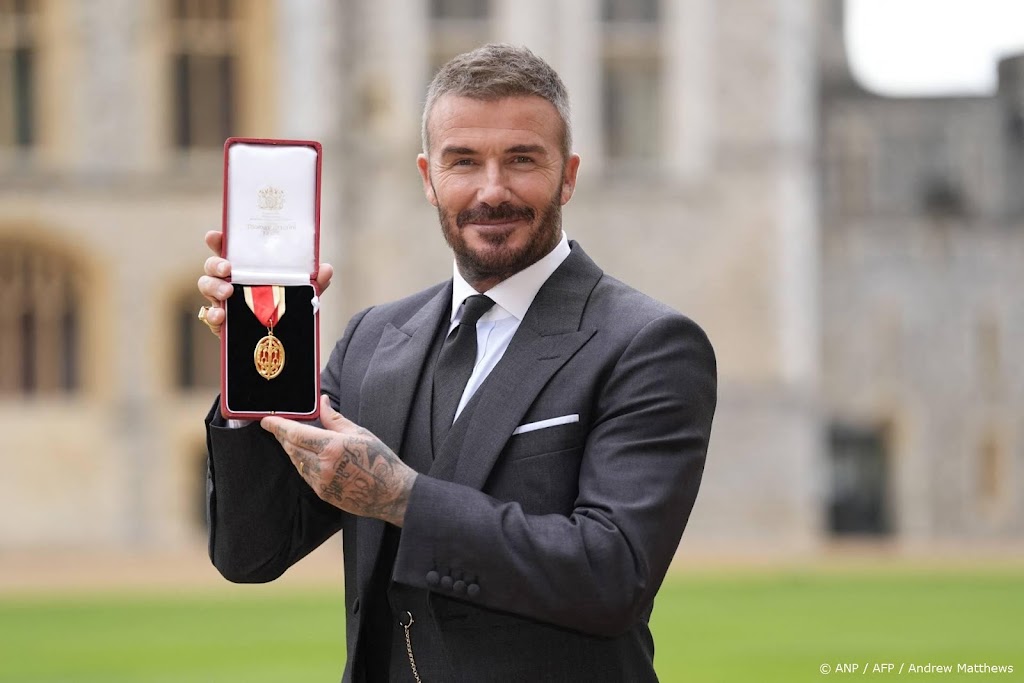 David Beckham bedankt Brits koningshuis en gezin voor ridderslag