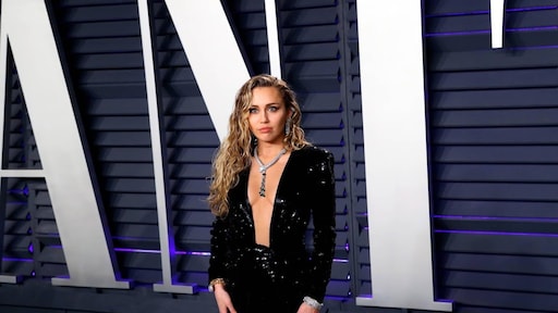 Miley Cyrus geeft zich bloot in pikante Rolling Stone-shoot