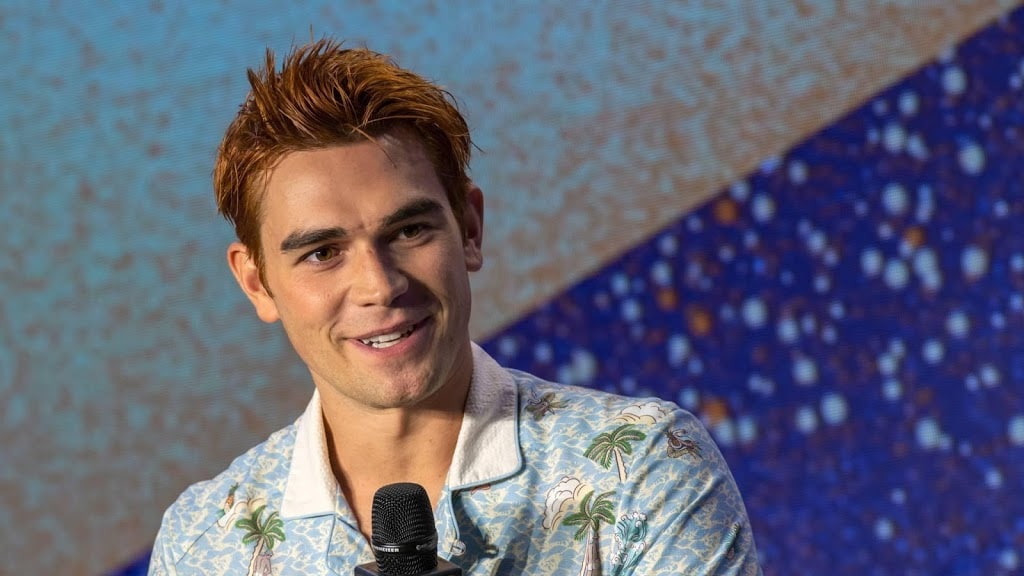 Riverdale-KJ Apa speelt zanger in nieuwe film
