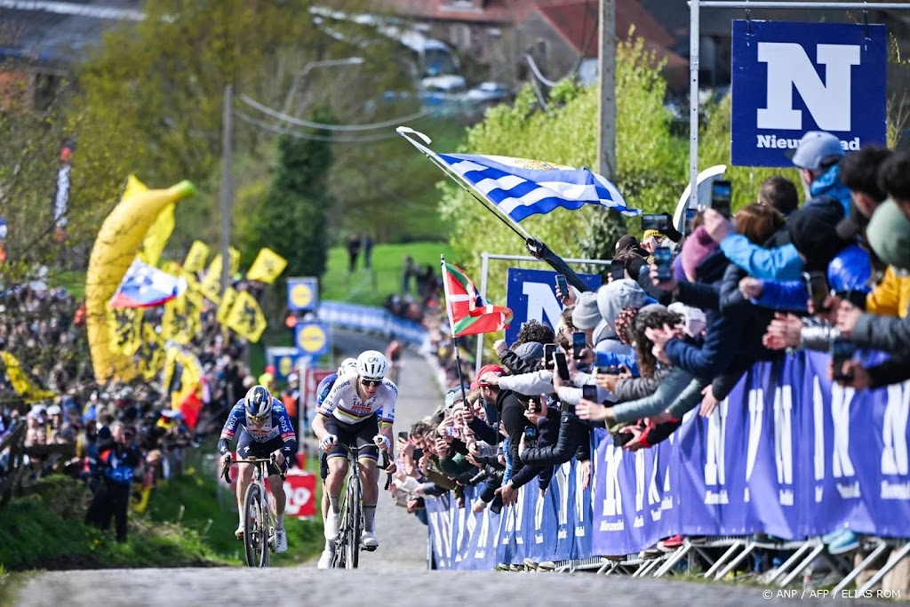 Pogacar vervolgt recordjacht met winst in Ronde van Vlaanderen