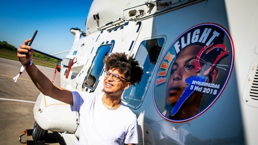 Ronnie Flex vindt helikoptervlucht meevallen