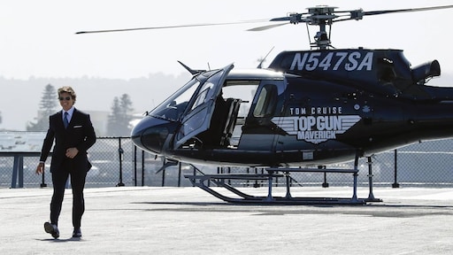 Tom Cruise gaat met helikopter naar première