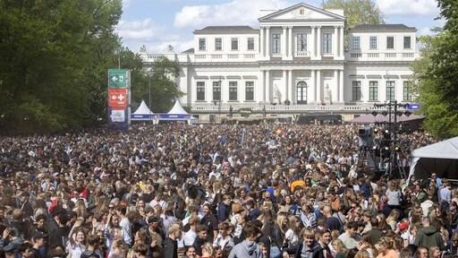Rond 45.000 bezoekers op vol terrein Bevrijdingspop Haarlem