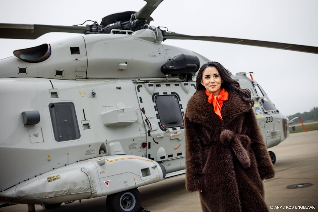 Zangeres Karsu kan vanwege weer niet met helikopter naar Limburg
