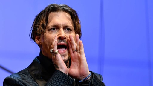 Johnny Depp sleept The Sun voor de rechter