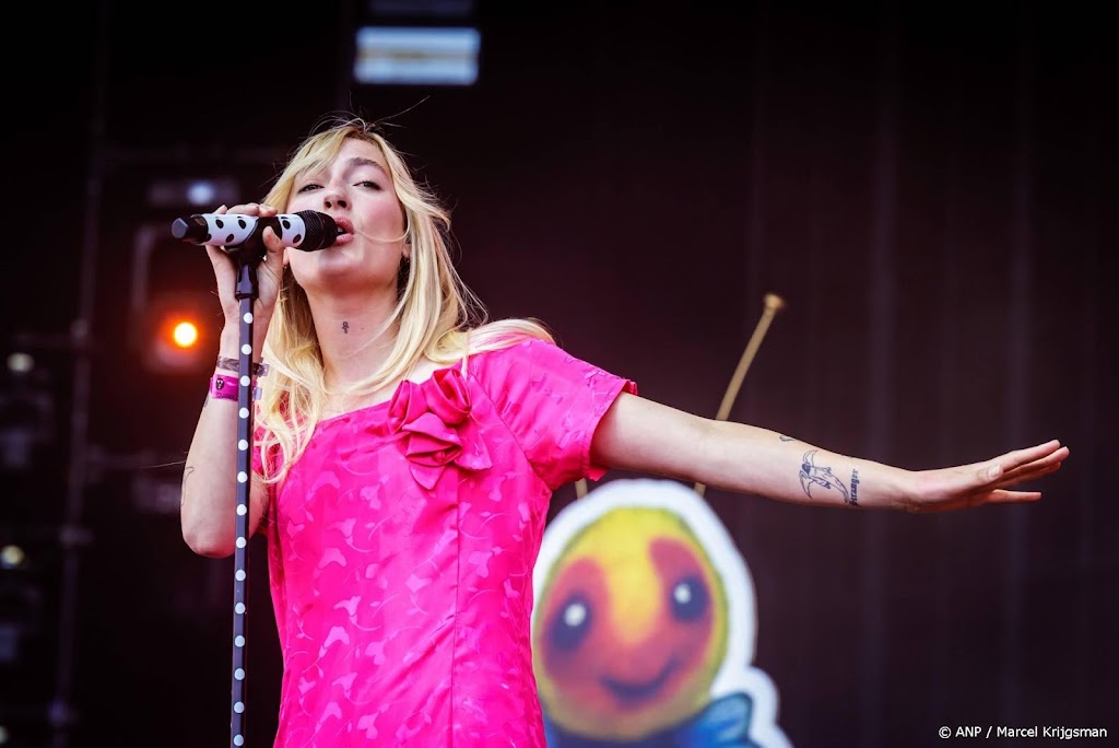 S10 en Oscar and the Wolf overwegen samenwerking buiten muziek