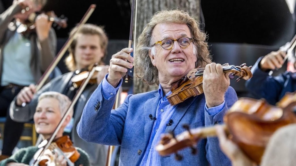 André Rieu vervloekt zijn baan voor optreden: 'Was ik maar tuinman'