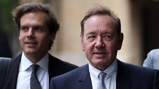 Vermeend slachtoffer Kevin Spacey 'als een cobra' bij kruis gegrepen