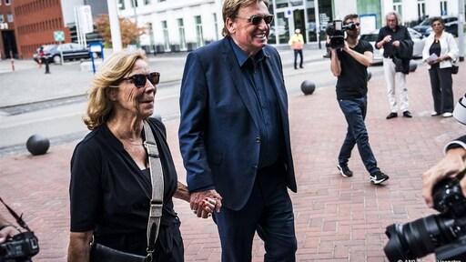 Henny Huisman spreekt op uitvaart D'Ancona: dag lieve vriend