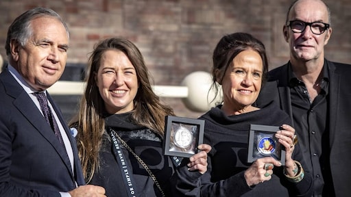 Herman Brood geëerd met eigen munt door familie en beste vriend