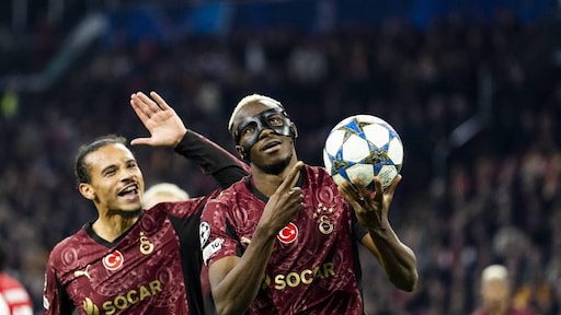 Osimhen bezorgt Ajax nieuwe teleurstelling in Champions League