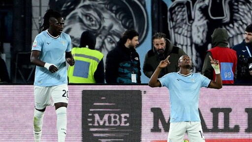 Noslin scoort drie keer voor Lazio tegen Napoli in het bekertoernooi