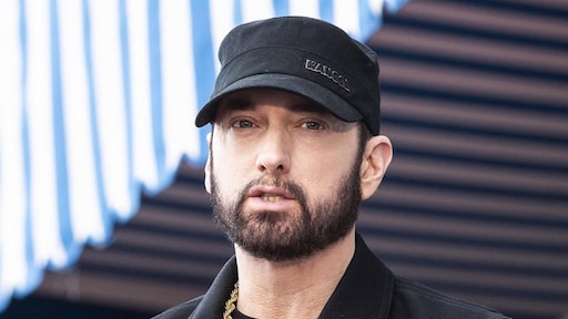 Eminem onthult in videoclip dat hij voor het eerst opa wordt