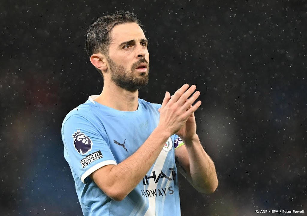 Lijnders kondigt vertrek aanvoerder Silva aan bij Manchester City