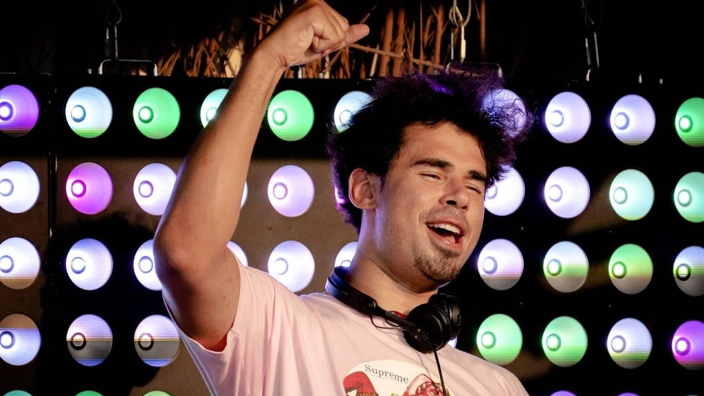 Afrojack en Johnny Logan treden op in virtuele Eurovision Village