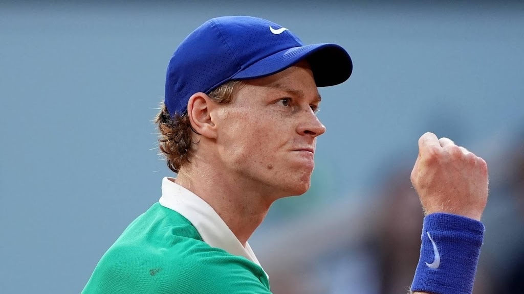 Sinner verslaat Djokovic en treft Alcaraz in finale Roland Garros