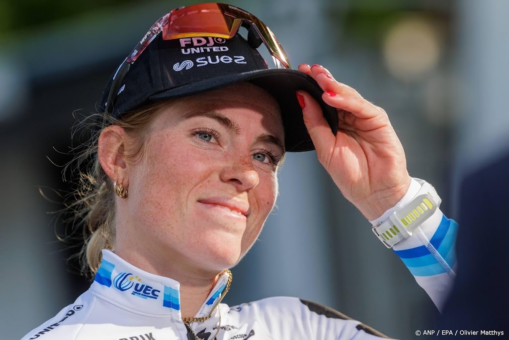 Vollering wint door lawine ingekorte bergetappe Giro