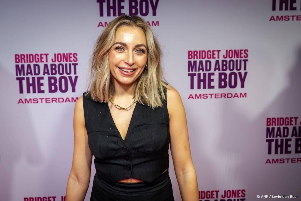Shelly Sterk onder het mes vanwege cyste op eileider
