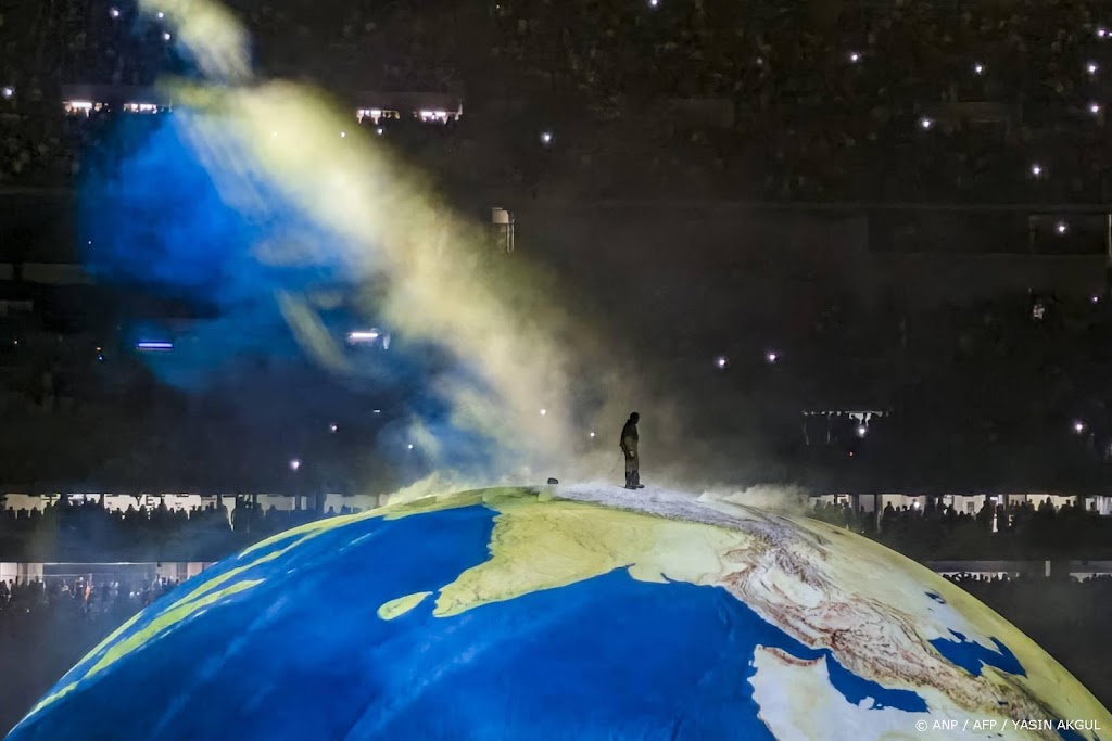 Ye betreedt GelreDome onder gejuich na wekenlange discussie