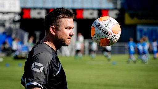 Johnny de Mol draait op Milkshake