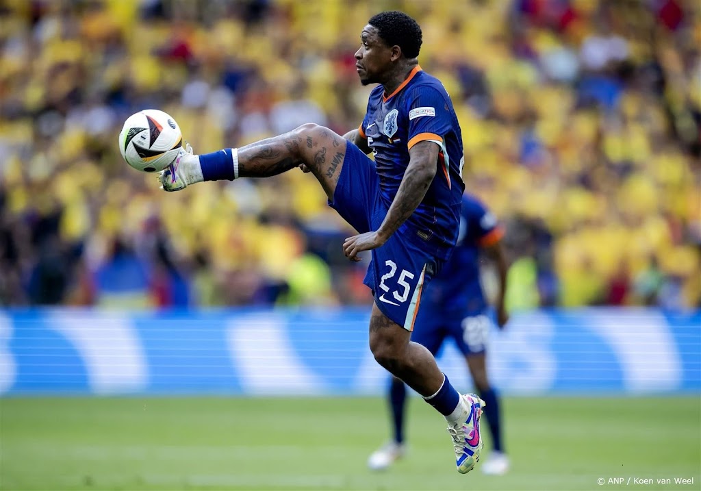 Koeman beloont Bergwijn voor goede helft tegen Roemenië