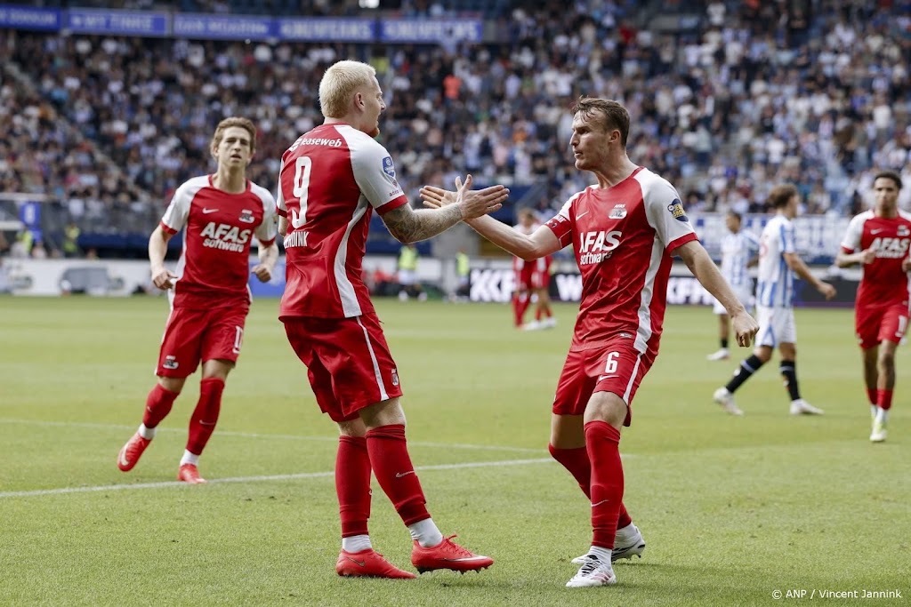 AZ klopt Heerenveen dankzij Oufkir en blijft zonder puntenverlies
