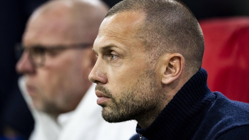 Ajax op zoek naar achtste hoofdcoach in nog geen 3,5 jaar