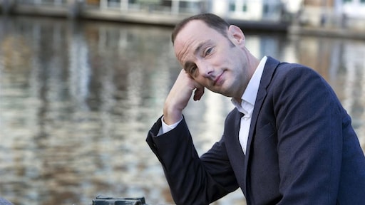 Thomas van Luyn is een 'vrij vrolijke' vrek in Scrooge Live