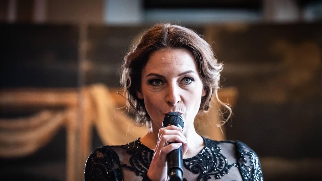 Willemijn Verkaik vertolkt Elsa tijdens Oscar-uitreiking