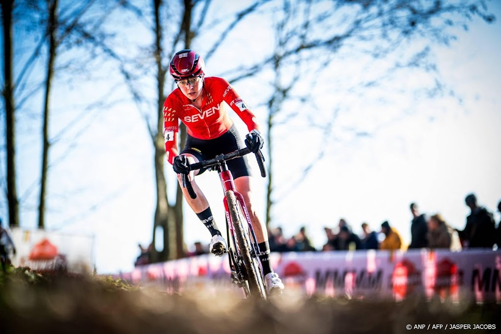 Veldrijdster Van Alphen wint ternauwernood Superprestige