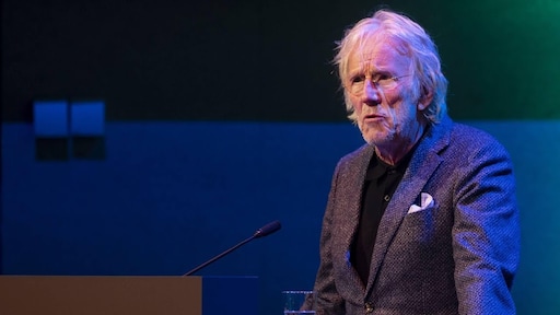 Freek de Jonge roept NOS op WK in Qatar 'sober' uit te zenden