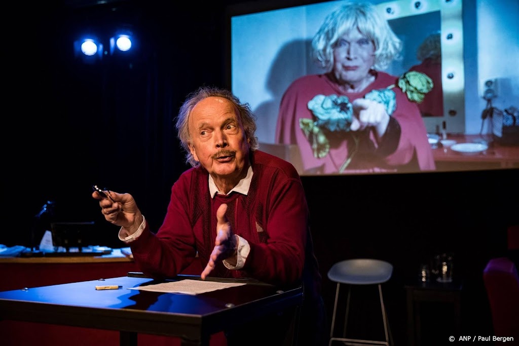 Alter ego cabaretier Paul Haenen dit