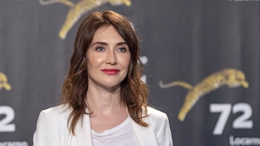 Carice van Houten staat op set met The X-Files-acteur David Duchovny