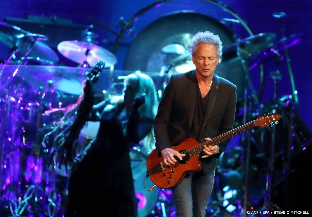 Vrouw aangeklaagd die Lindsey Buckingham aanviel