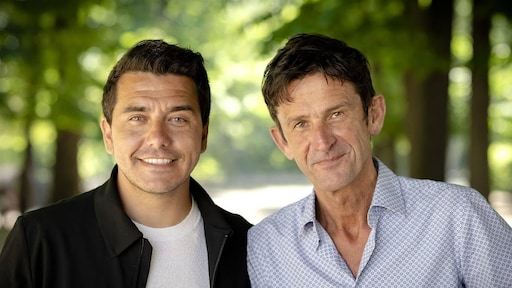 Cornald Maas bedankt Jan Smit voor 'al die mooie jaren' in het songfestival