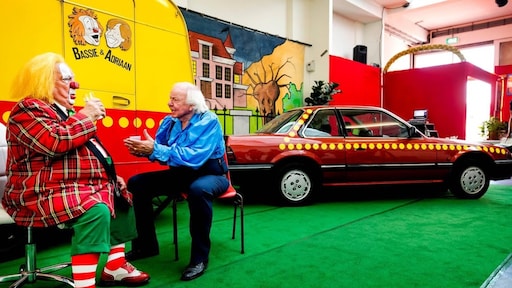 Bassie en Adriaan krijgen YouTube-onderscheiding