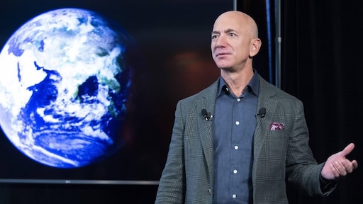 Rijkste man op aarde Jeff Bezos gaat de ruimte in