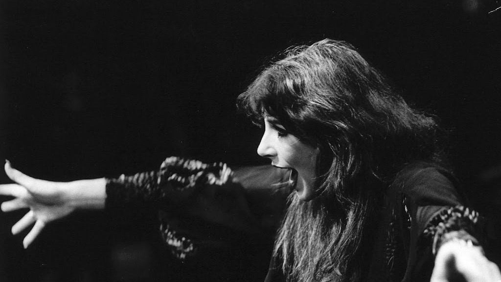 Oude hit Kate Bush opnieuw in top 10 door Stranger Things