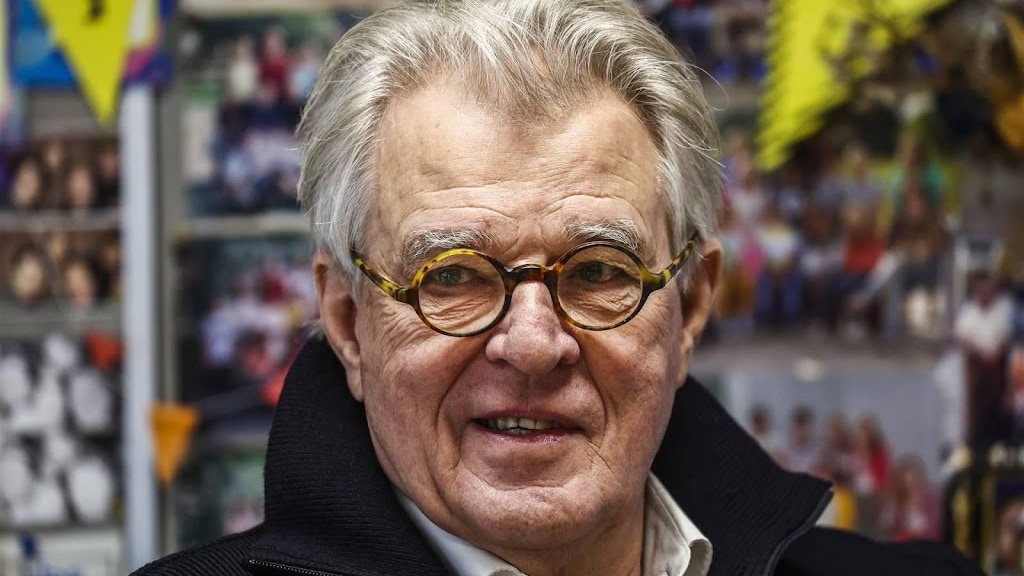 Jeroen Krabbé onthult knopenmonument in Kamp Westerbork