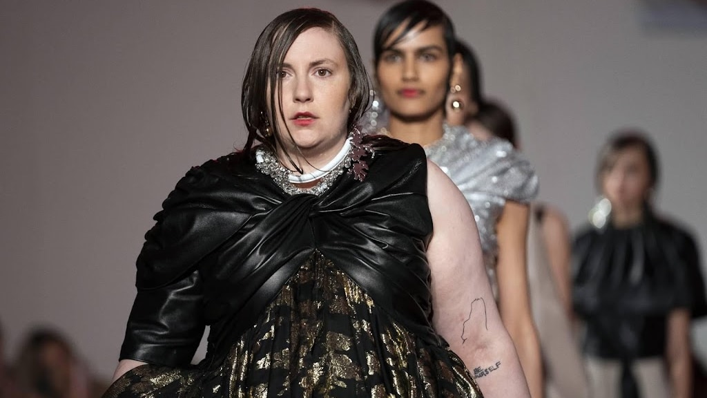 Lena Dunham woedend over fatshaming na huwelijksfoto's