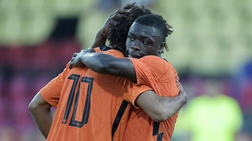 Koeman wil Brobbey en Zirkzee mogelijk weer beurtelings zien