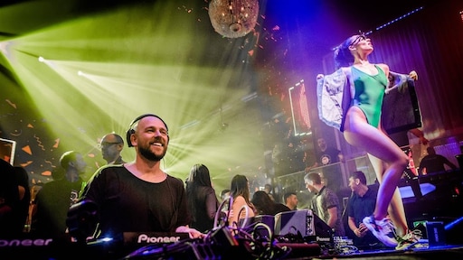 Sander Kleinenberg had gesprek met Stevie Wonder tijdens draaien