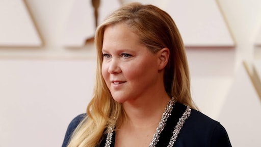 Amy Schumer aan de betere hand na rugoperatie: 'Kort herstel'