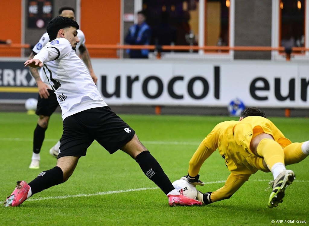NEC na winst bij FC Volendam op derde plaats Eredivisie