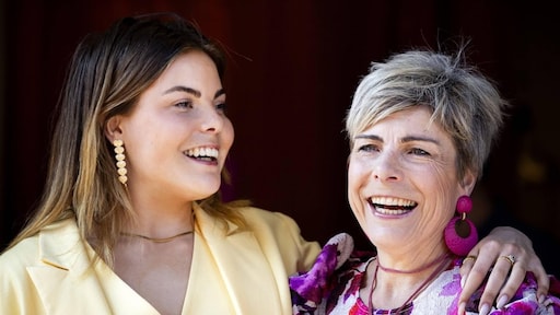Prinses Laurentien en dochter Eloise schuiven aan bij Opium op Oerol
