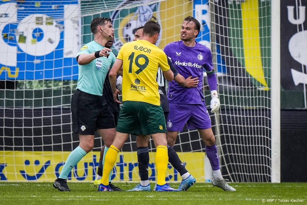 Fortuna-aanvaller Gladon twee duels geschorst