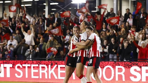 Voetbalsters PSV voor het eerst landskampioen na thuiszege op ADO
