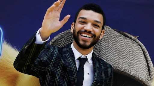 Acteur Justice Smith uit de kast tijdens Pride-maand