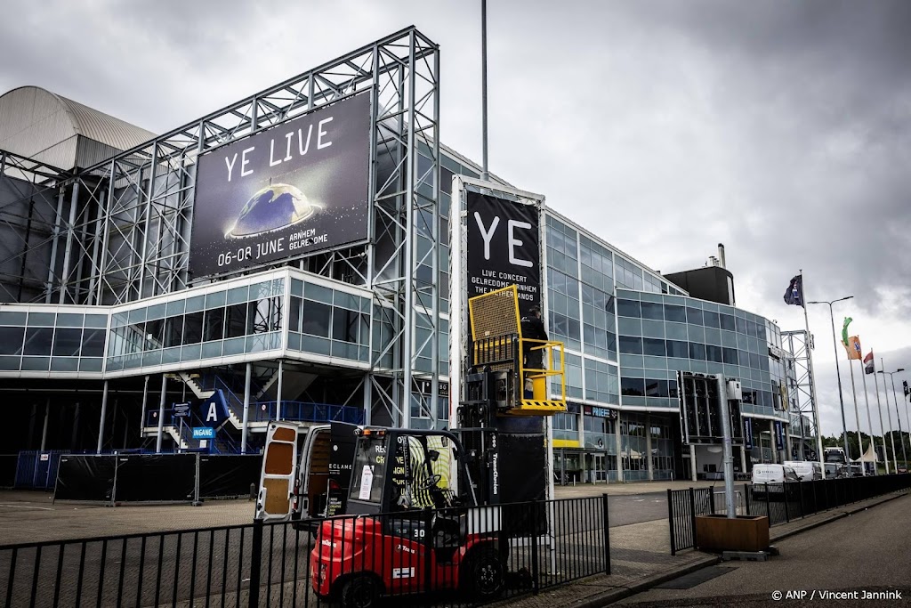 Weer protest bij concert Ye in GelreDome