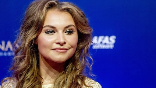 Vajèn van den Bosch wil in toekomst zangwedstrijd presenteren: 'Lijkt me fantastisch'